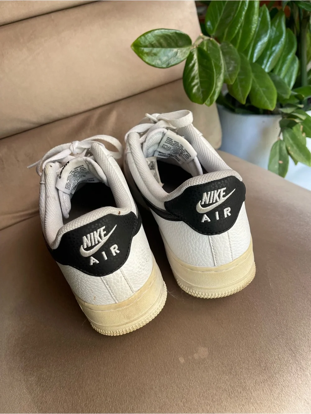 Nike Air Force 1 Low-Top Sneakers